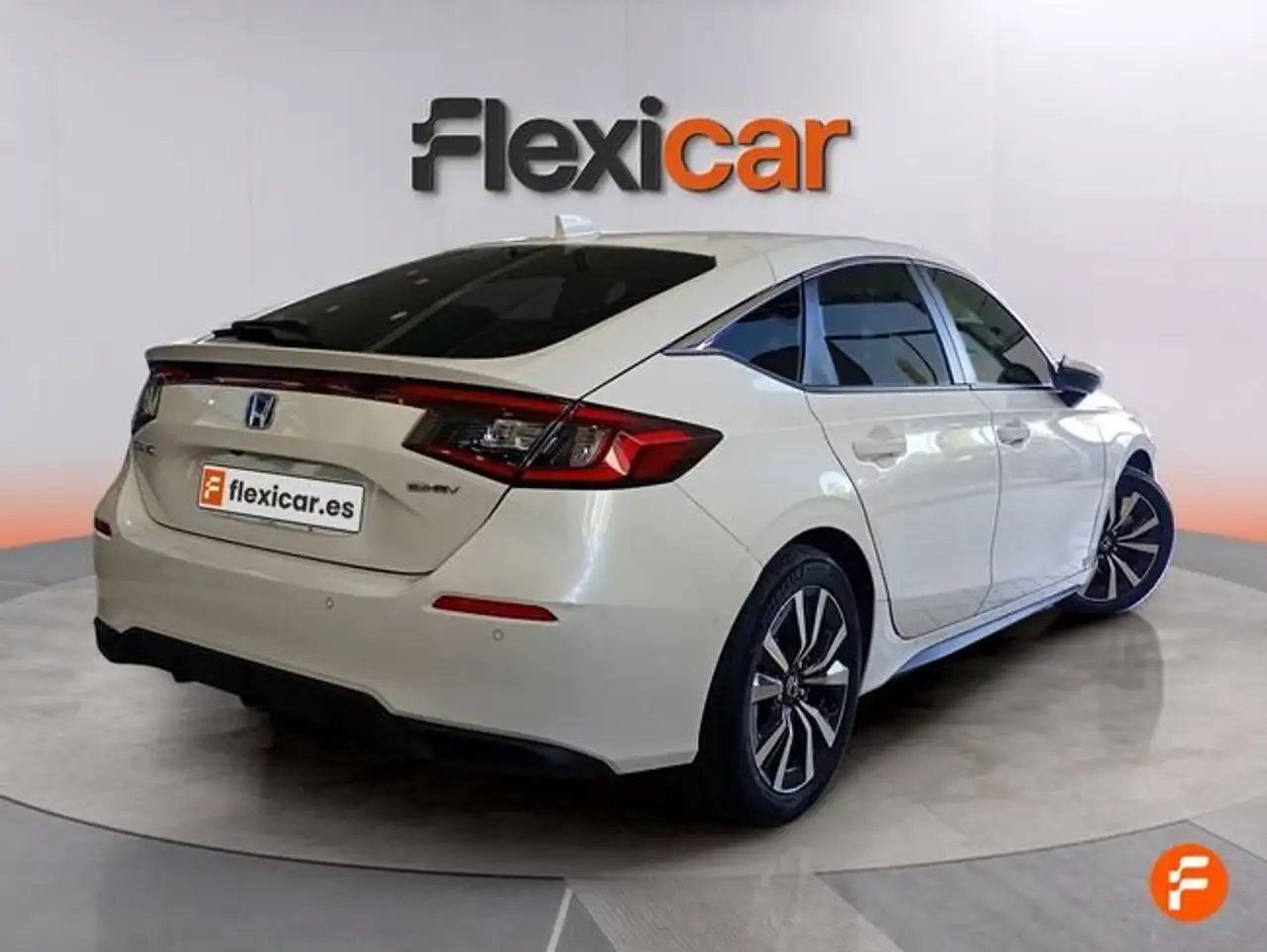 Honda Civic 2.0 i-MMD Elegance — معرض صور السيارة 8