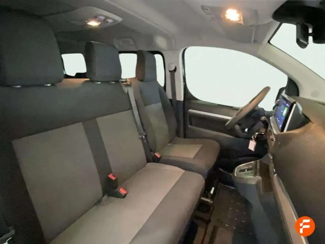 Peugeot Traveller Business Long BlueHDi 180 S&S EAT8 - 5P (2024) — Vehicle gallery 21