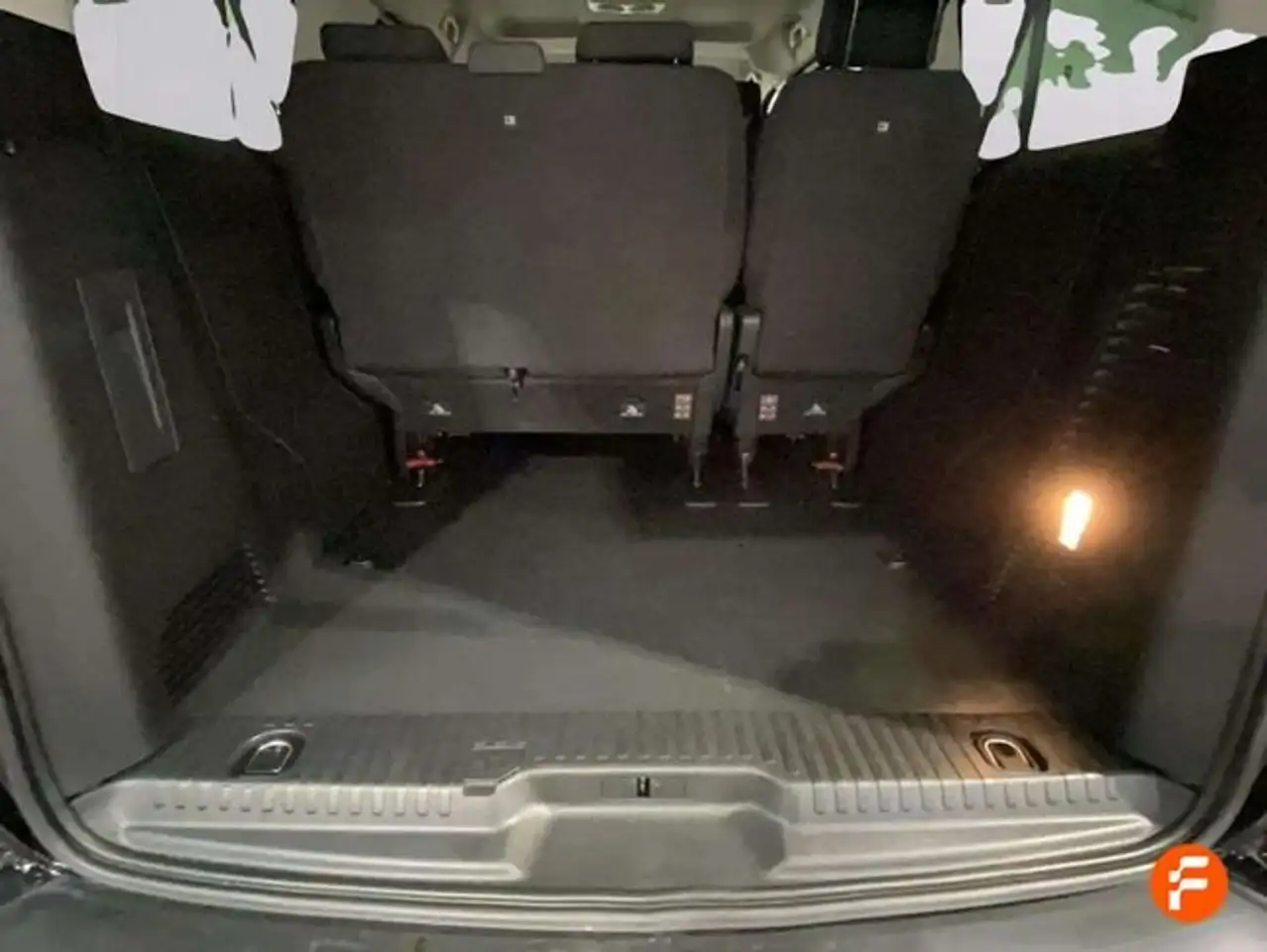 Peugeot Traveller Business Long BlueHDi 180 S&S EAT8 - 5P (2024) — Vehicle gallery 25