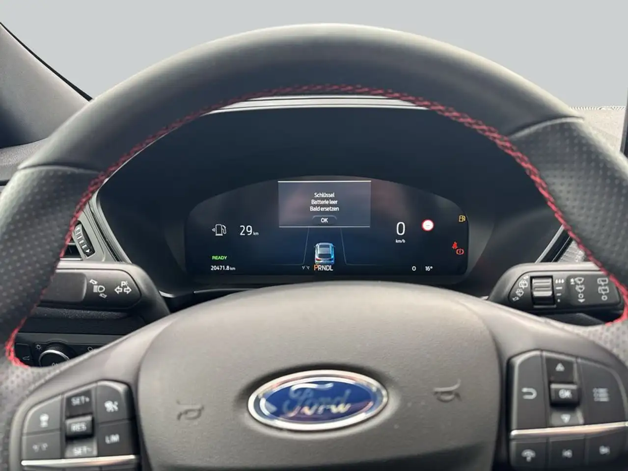 Ford Kuga 2.5 Duratec FHEV ST-LINE X — Galería del vehículo 13