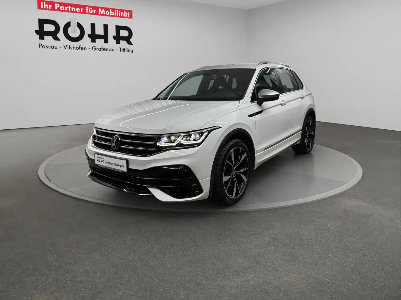 Volkswagen Tiguan R 2.0 TSI 4M ACC LED Matrix Navi PDC SHZ — Passau