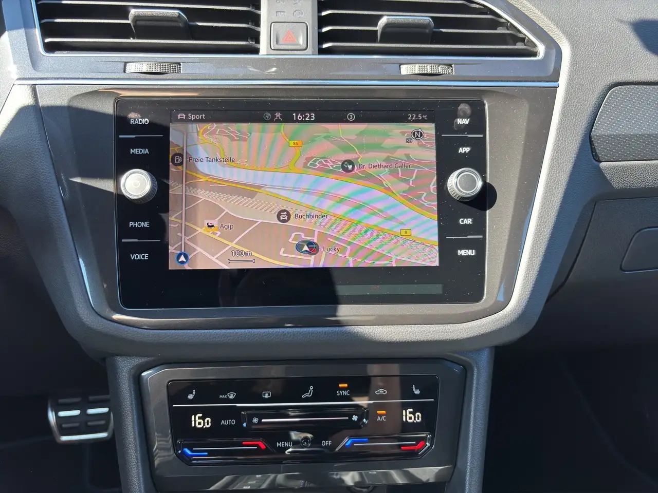 Volkswagen Tiguan R 2.0 TSI 4M ACC LED Matrix Navi PDC SHZ — معرض صور السيارة 11