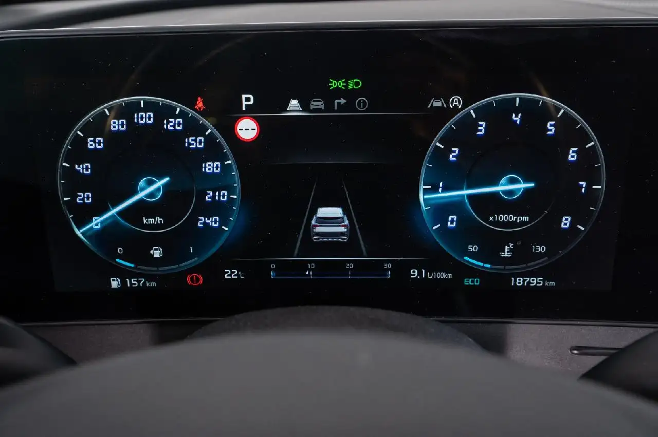 Kia Sportage Nightline Edition 1.Hand Pano — Galería del vehículo 14