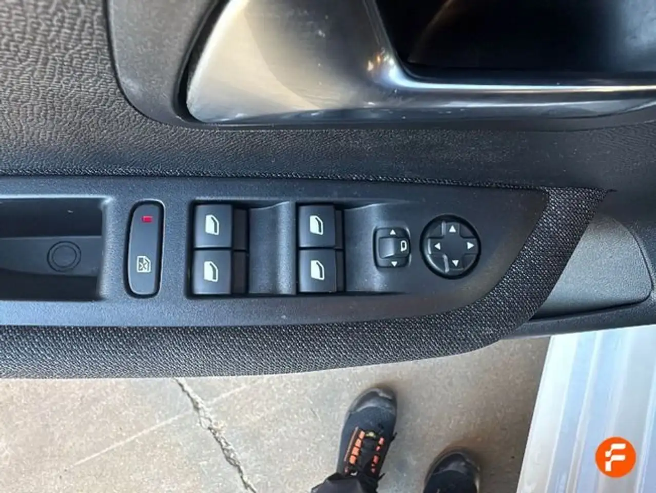 Peugeot 208 Style Gasolina 100 S&S 6 Vel MAN — Galerie du véhicule 22