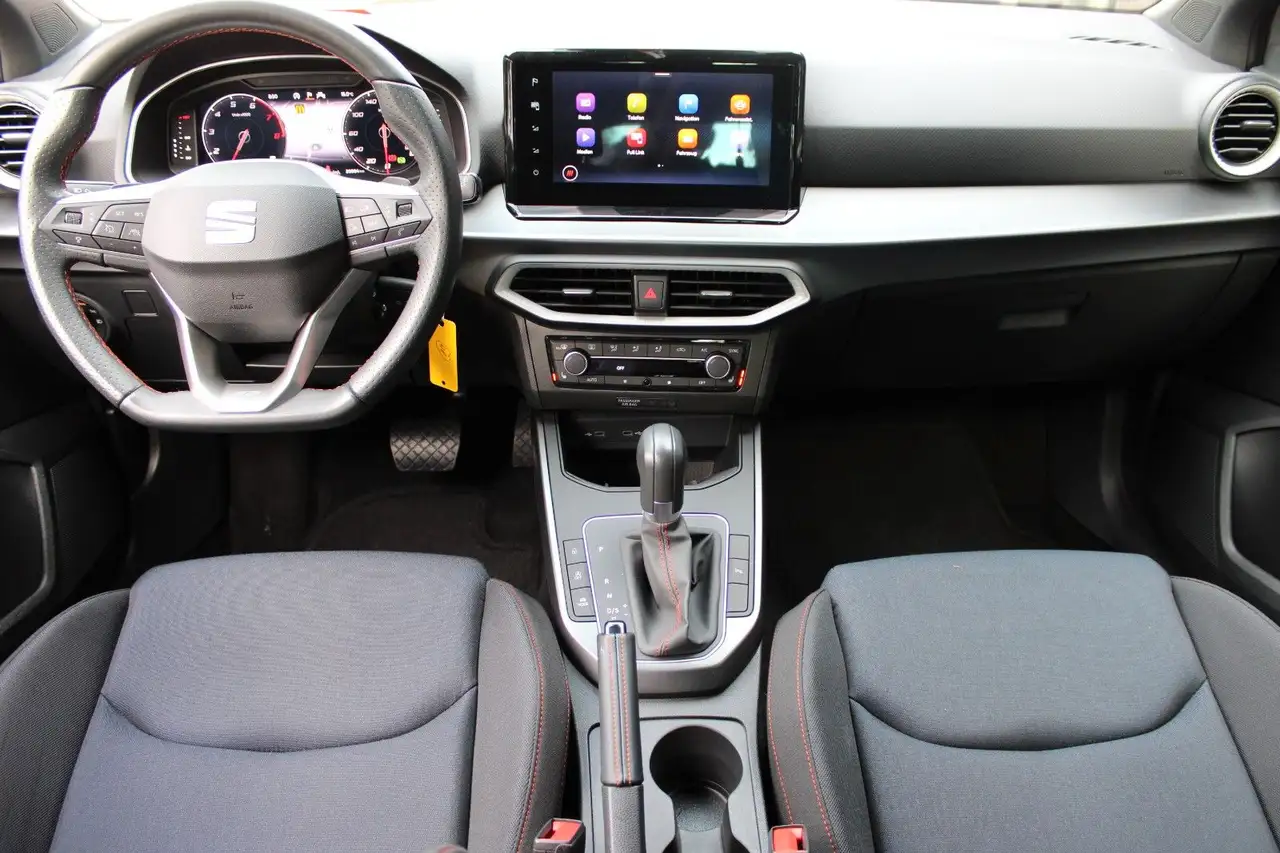 SEAT Ibiza 1.0 TSI FR DSG+RFK+SHZ+SPURH.+LED+NAVI+DAB — Galerie du véhicule 13