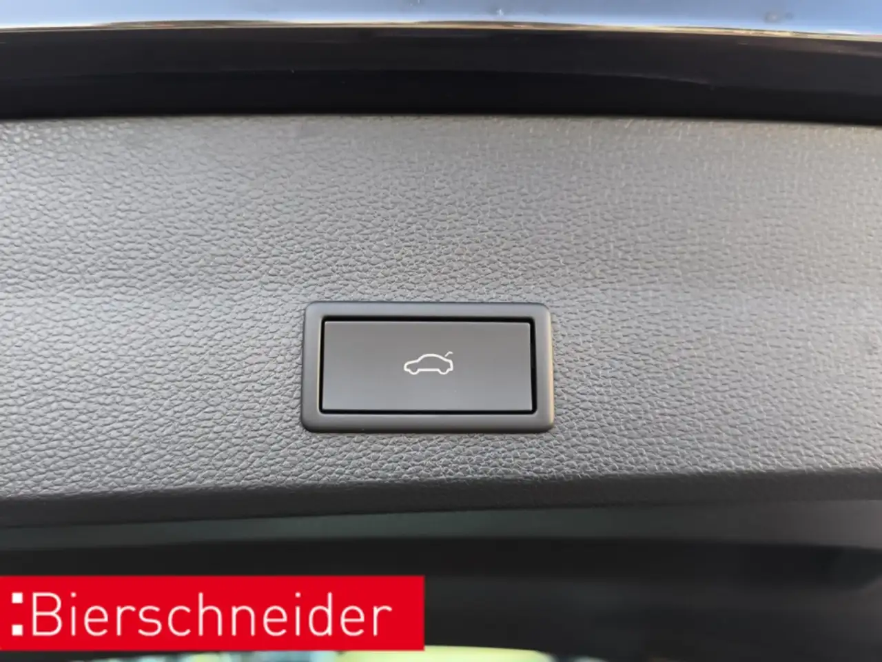 SEAT Ateca 1.5 TSI DSG Xperience NAVI RFK PARK-ASSIST — Vehicle gallery 24