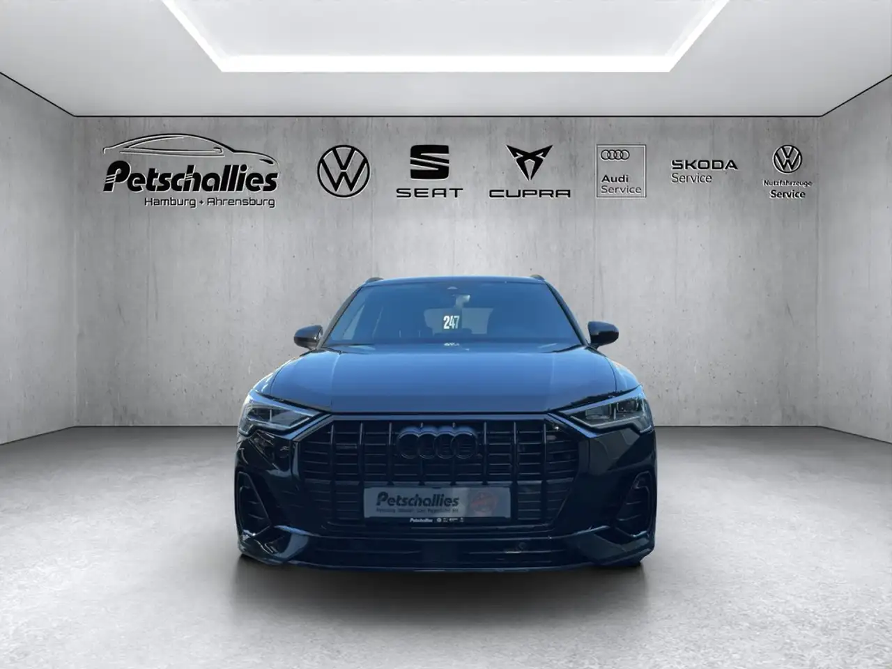 Audi Q3 40 TFSI quattro S line S tronic — Vehicle gallery 8