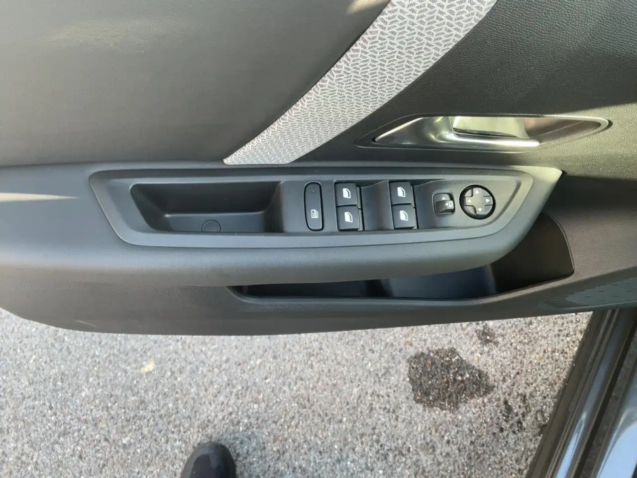 Citroen C4 1.2 PureTech 130 Max LED+Navi+SHZ+2xKlima+LM — Galerie du véhicule 18