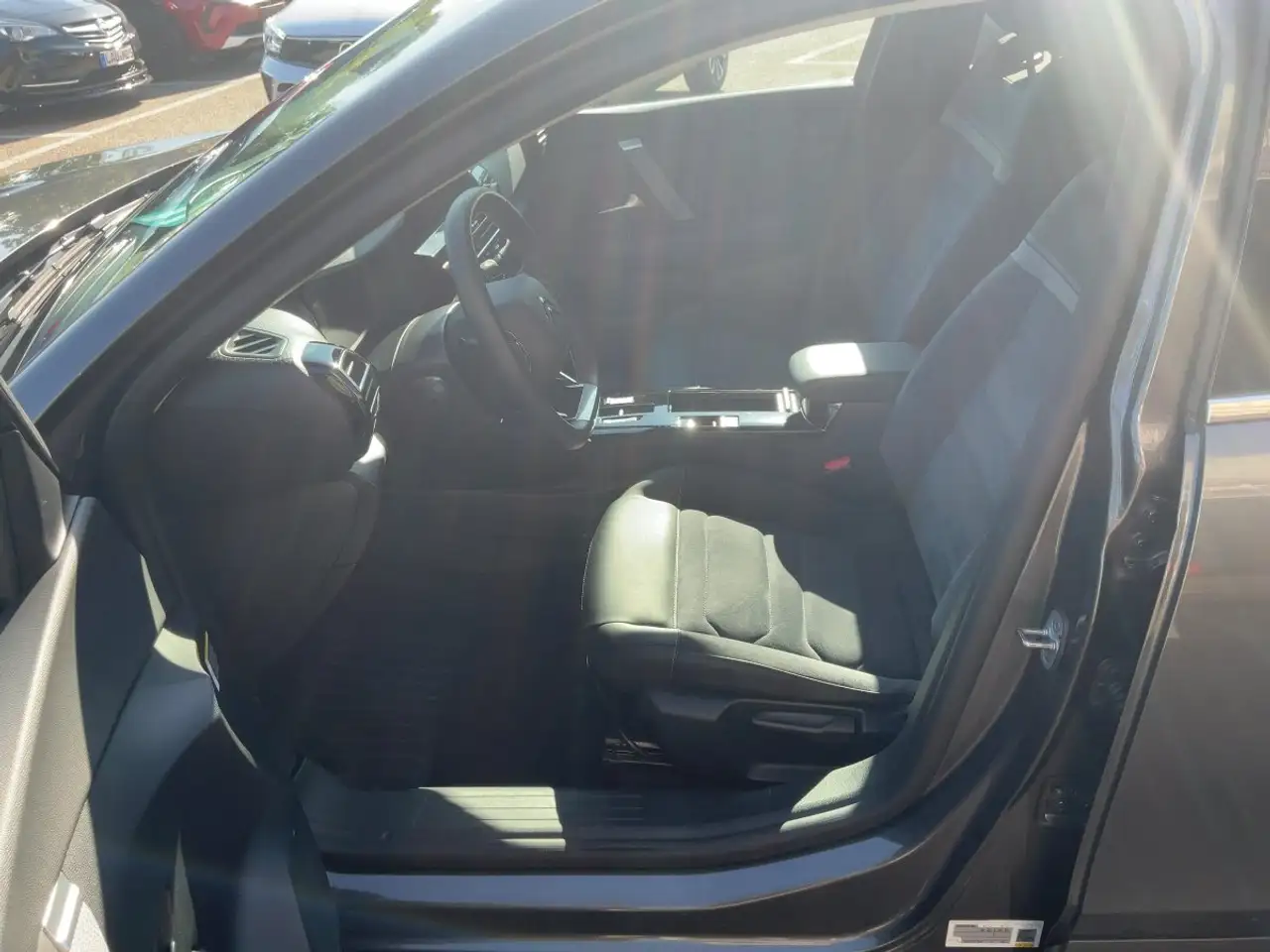 Citroen C4 1.2 PureTech 130 Max LED+Navi+SHZ+2xKlima+LM — Galerie du véhicule 9