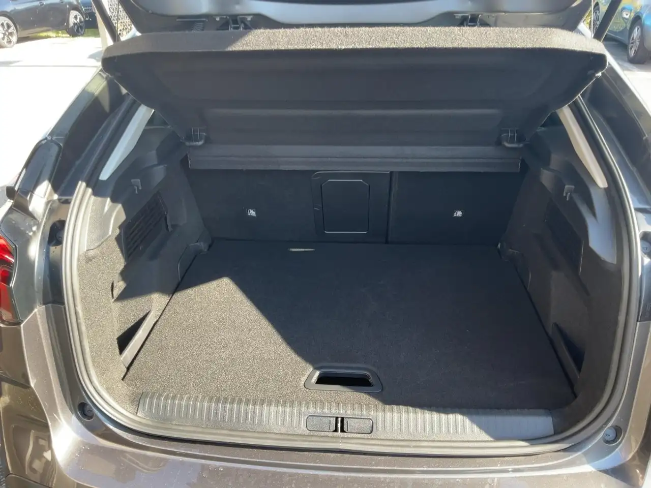 Citroen C4 1.2 PureTech 130 Max LED+Navi+SHZ+2xKlima+LM — Galerie du véhicule 8