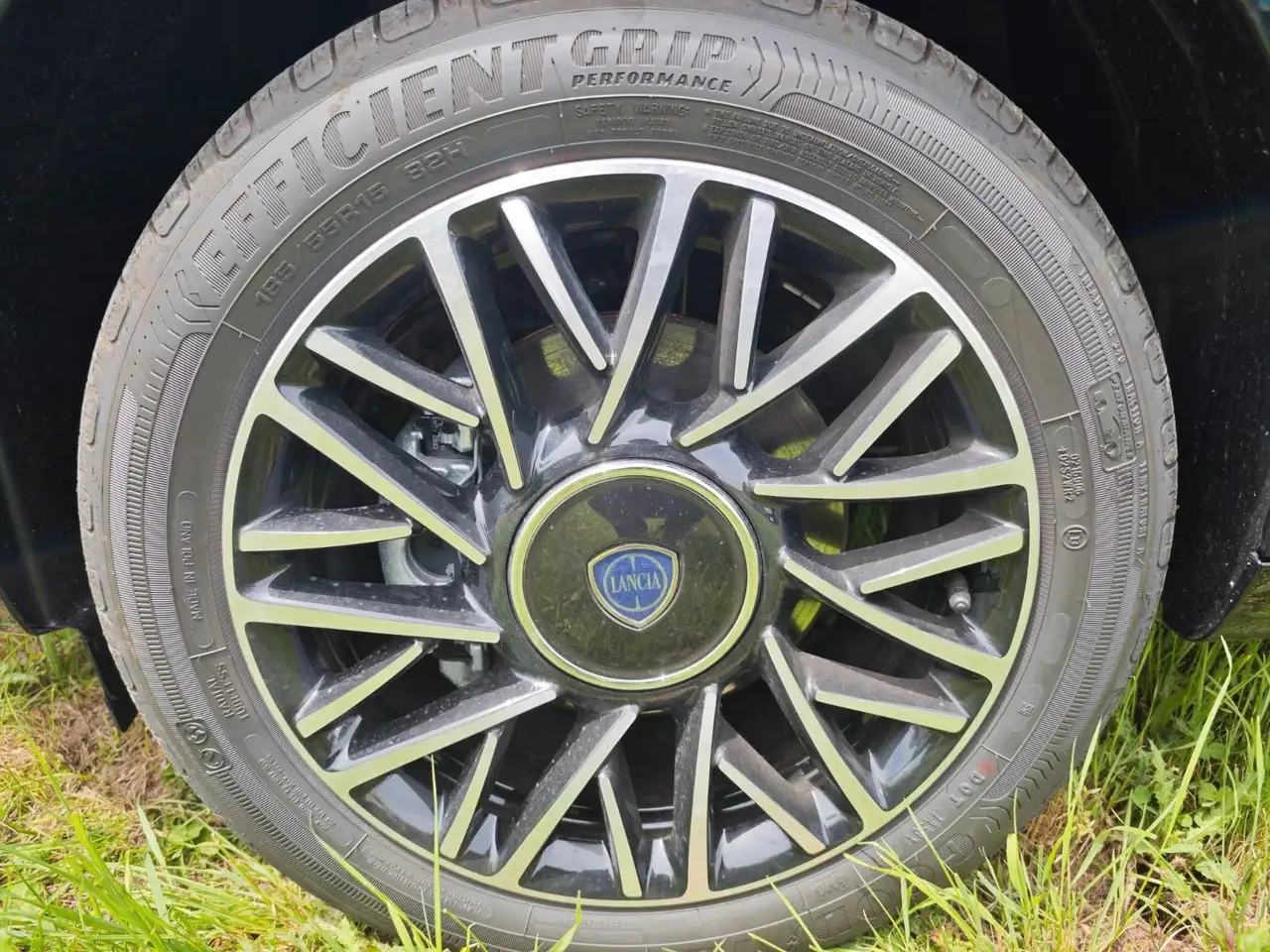 Lancia Ypsilon 1.0 Hybrid Platin, Kamera, Tempomat, Alu — Vehicle gallery 7