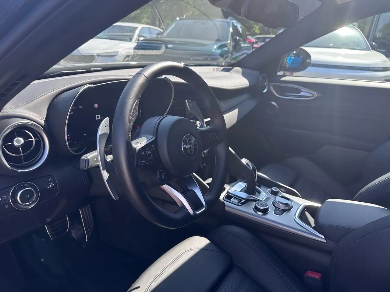 Alfa Romeo Giulia Veloce Q4 — معرض صور السيارة 7