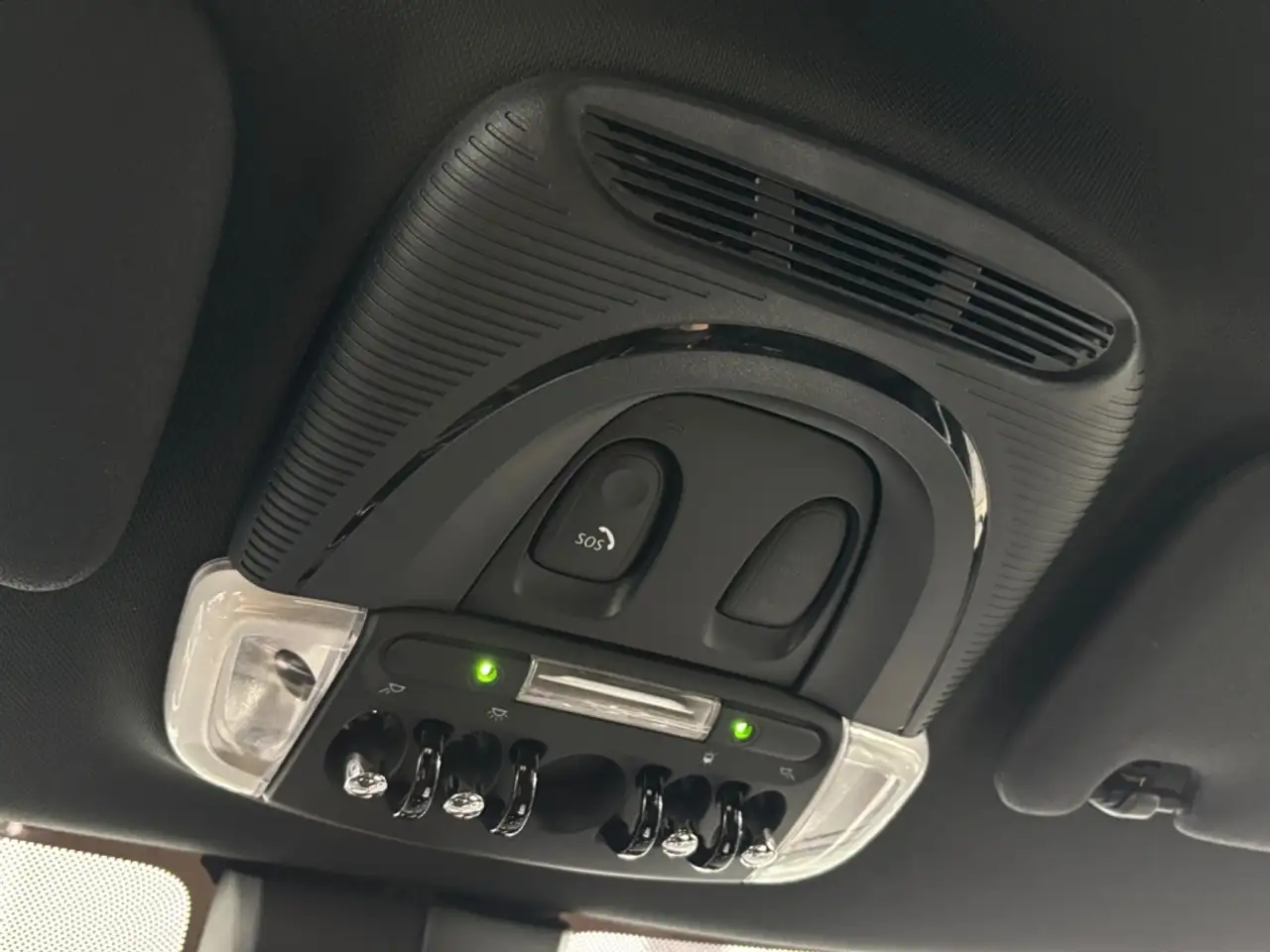 MINI Cooper Yours Trim LED|NAVI|LEDER|SHZ — Vehicle gallery 18