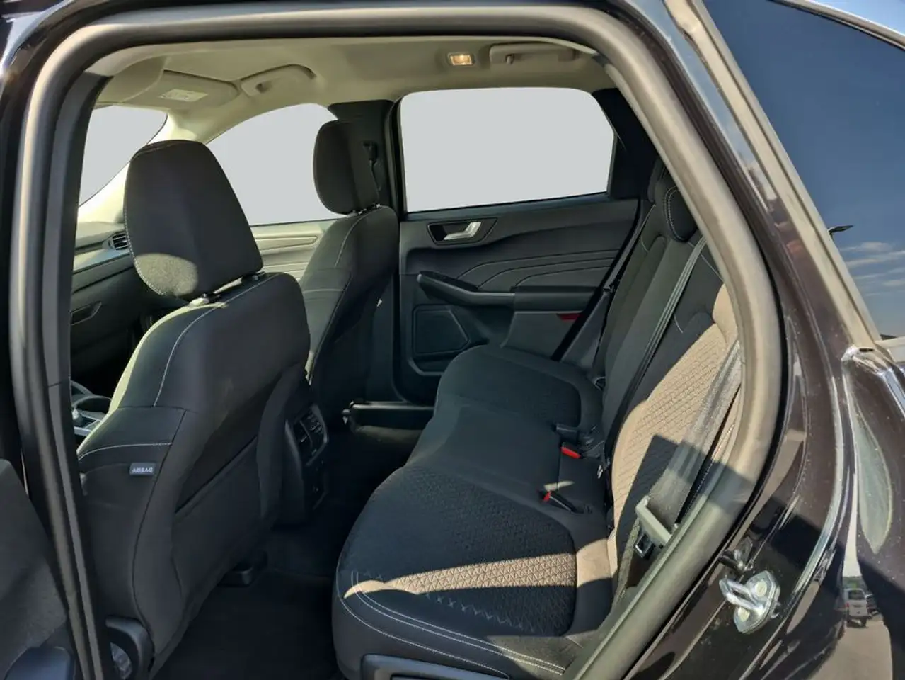Ford Kuga 2.5 Duratec FHEV 4x4 TITANIUM AHZV*SYNC 4 — معرض صور السيارة 10
