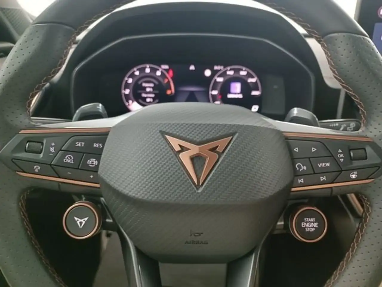 CUPRA Formentor 1.5 eTSI 150 DSG — Vehicle gallery 15