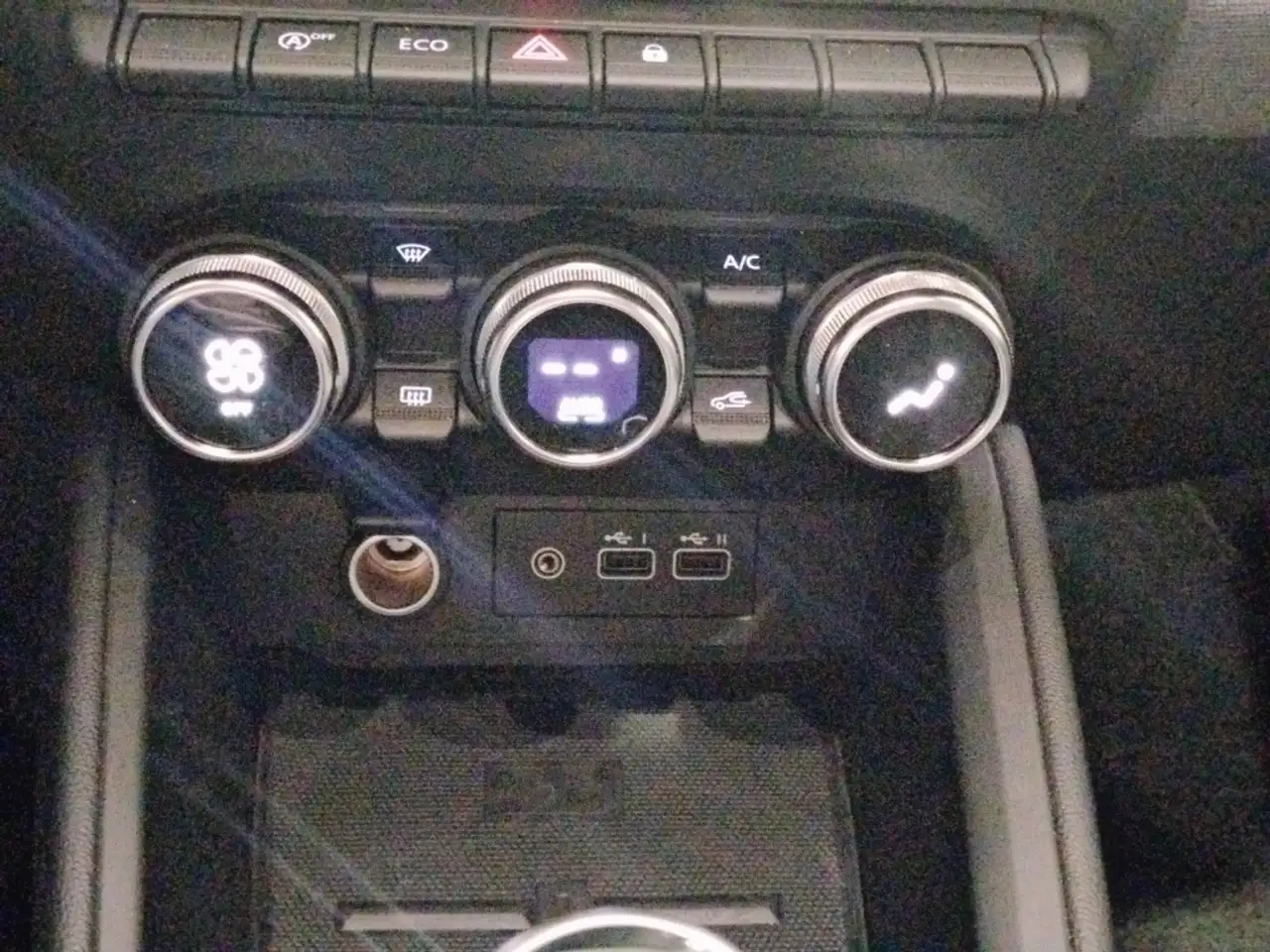 Mitsubishi Colt Pequeño Manual de 5 Puertas — معرض صور السيارة 7