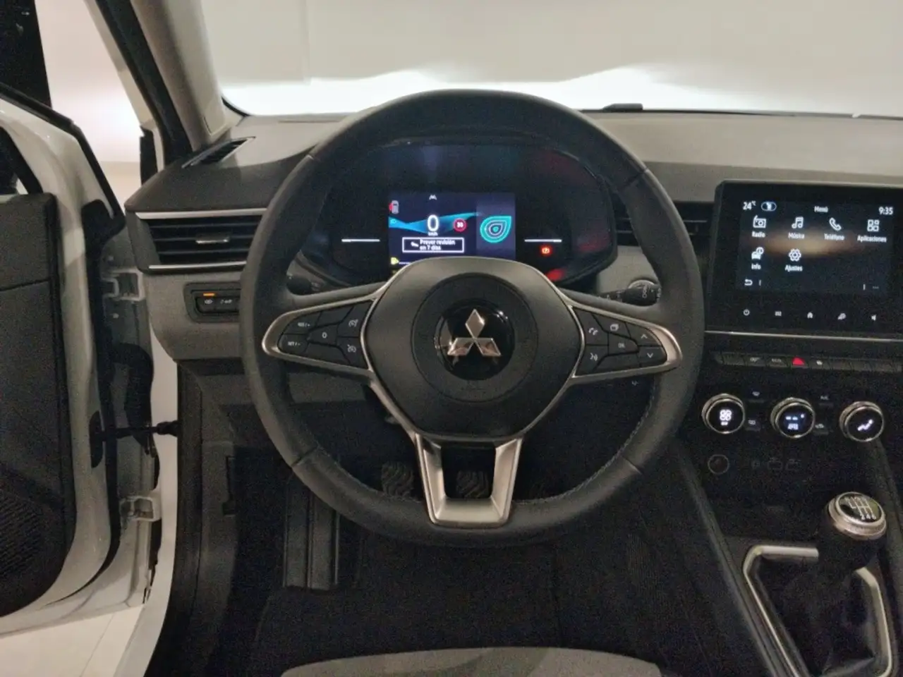 Mitsubishi Colt Pequeño Manual de 5 Puertas — معرض صور السيارة 17