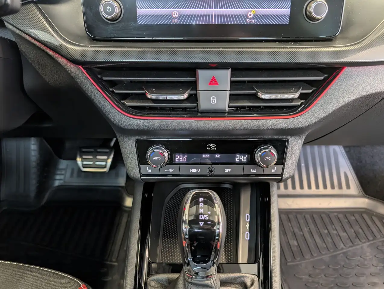 Skoda Kamiq Kamiq 1.0 TSI DSG Monte Carlo AHK EHK RFK SHZ A... — Galerie du véhicule 19