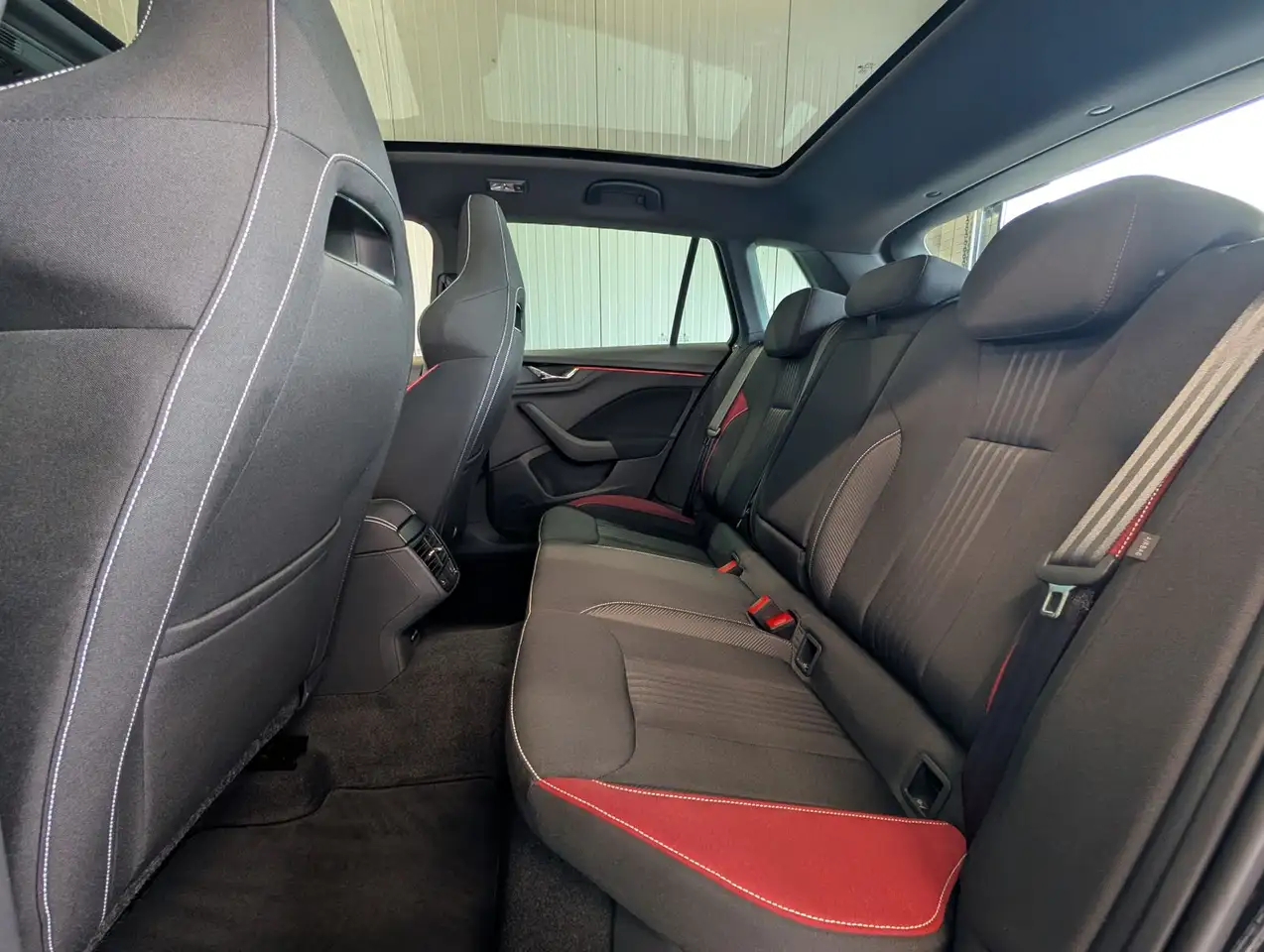 Skoda Kamiq Kamiq 1.0 TSI DSG Monte Carlo AHK EHK RFK SHZ A... — Galerie du véhicule 12