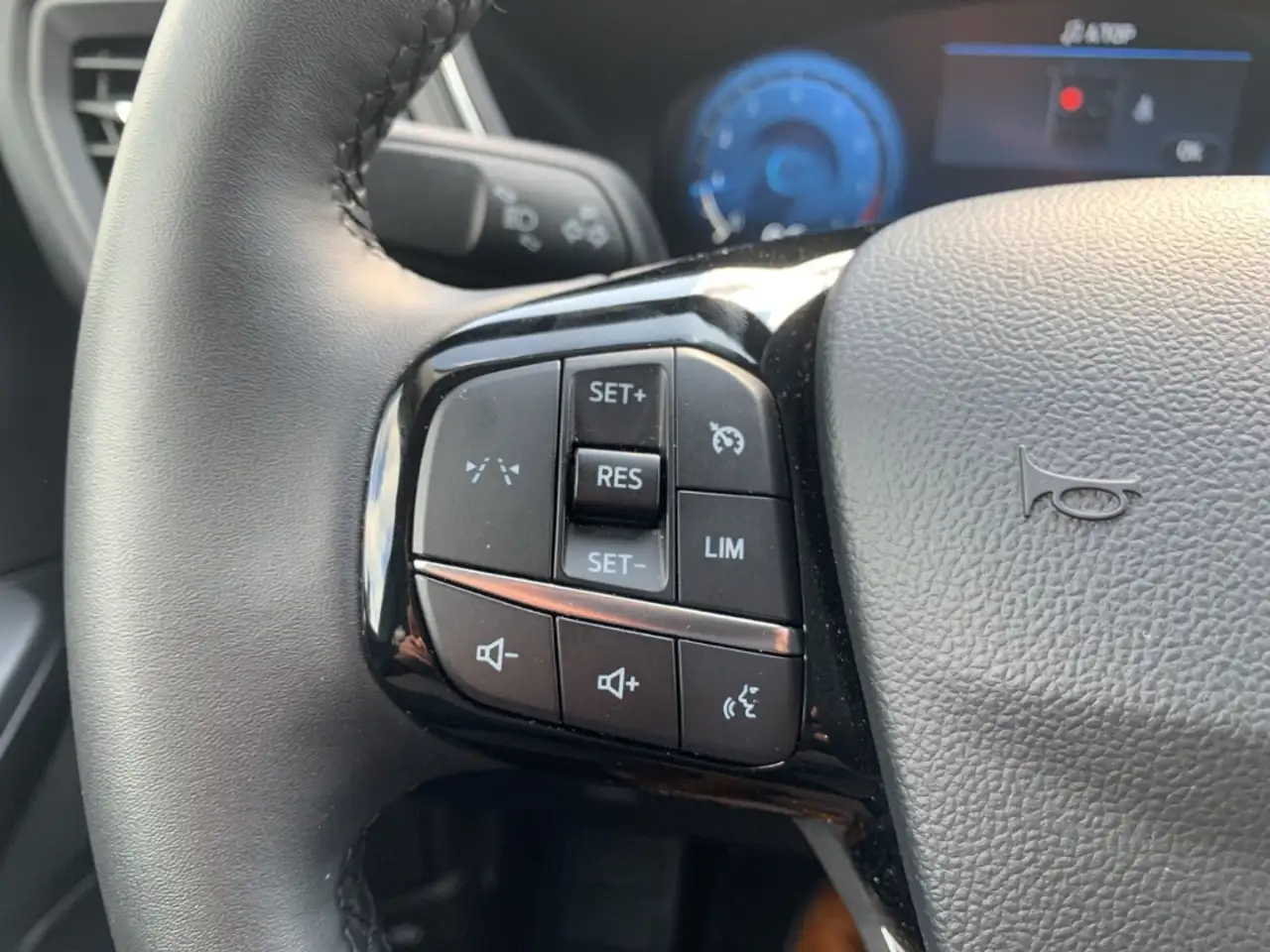 Ford Kuga Titanium 1.5 EcoBoost EU6e HUD Navi Digitales Cock — معرض صور السيارة 22