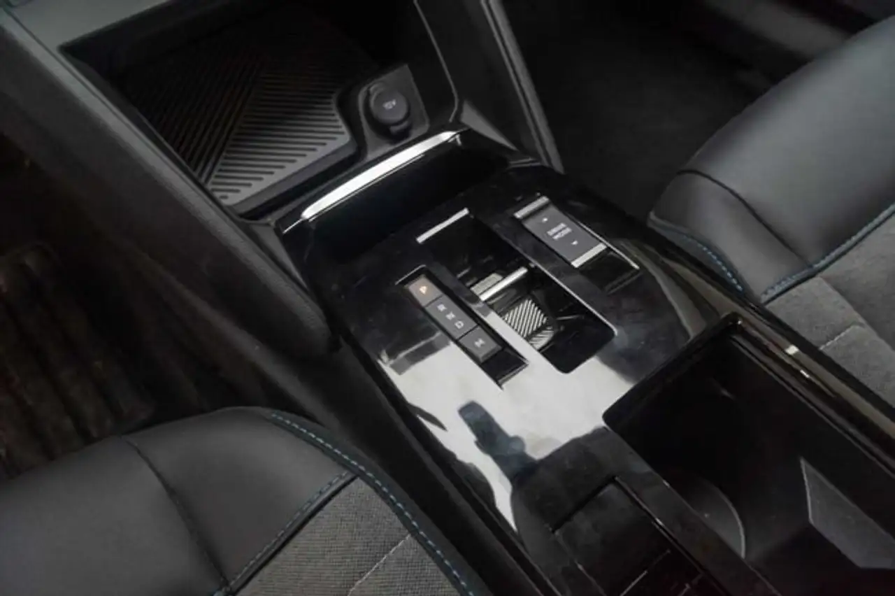 Citroen C4 Hybrid 136 e-DCS6 Plus — Galerie du véhicule 14