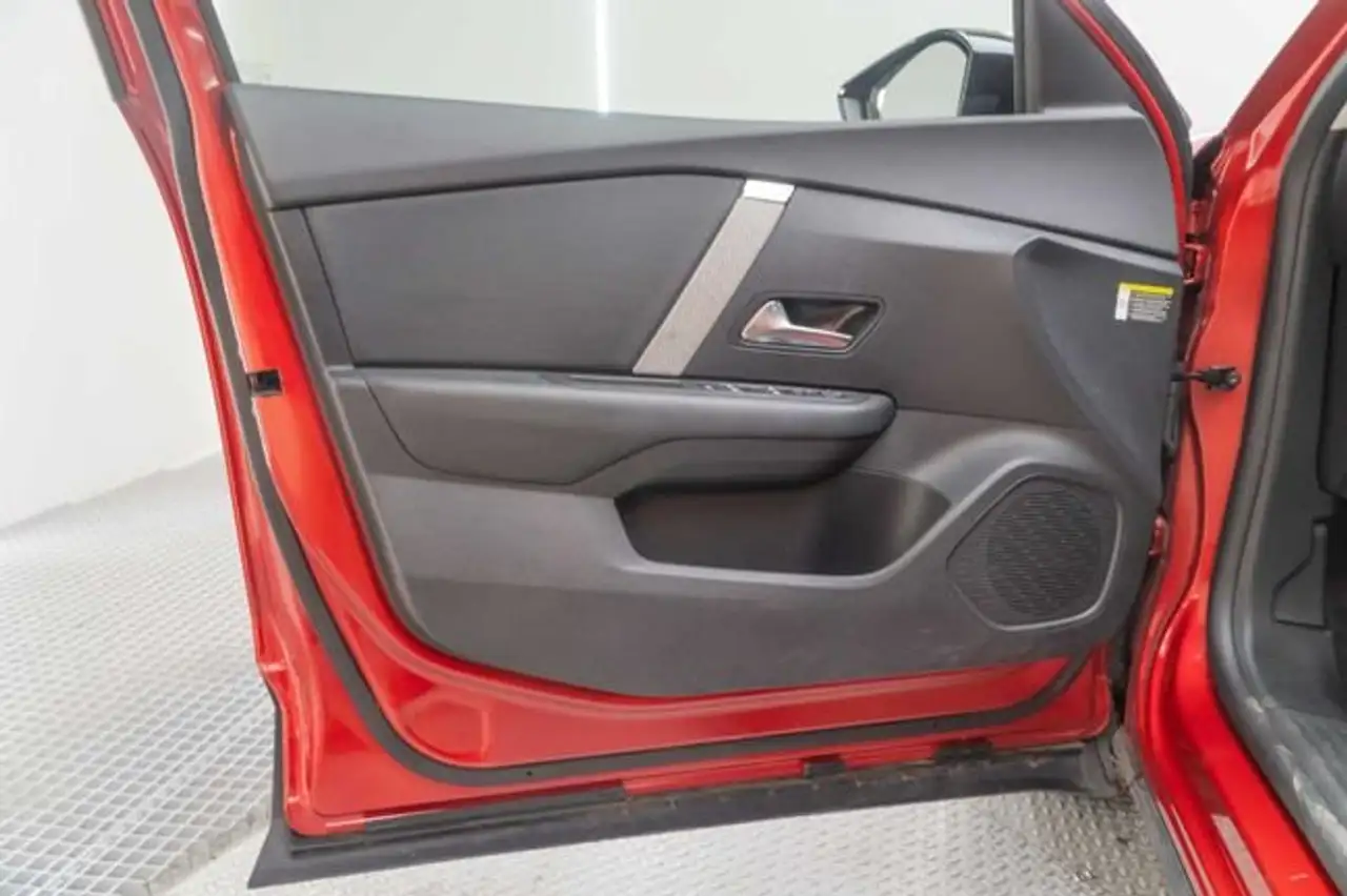 Citroen C4 Hybrid 136 e-DCS6 Plus — Galerie du véhicule 16