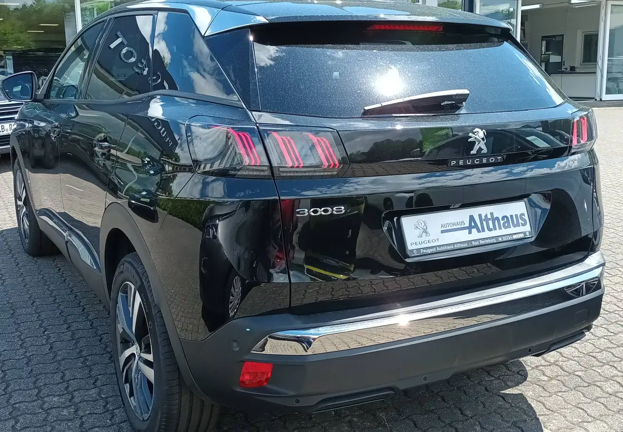 Peugeot 3008 Allure Pack Pure Tech 130 Sommer/ Winterräder/ Scheckheft gepflegt — Galerie du véhicule 2