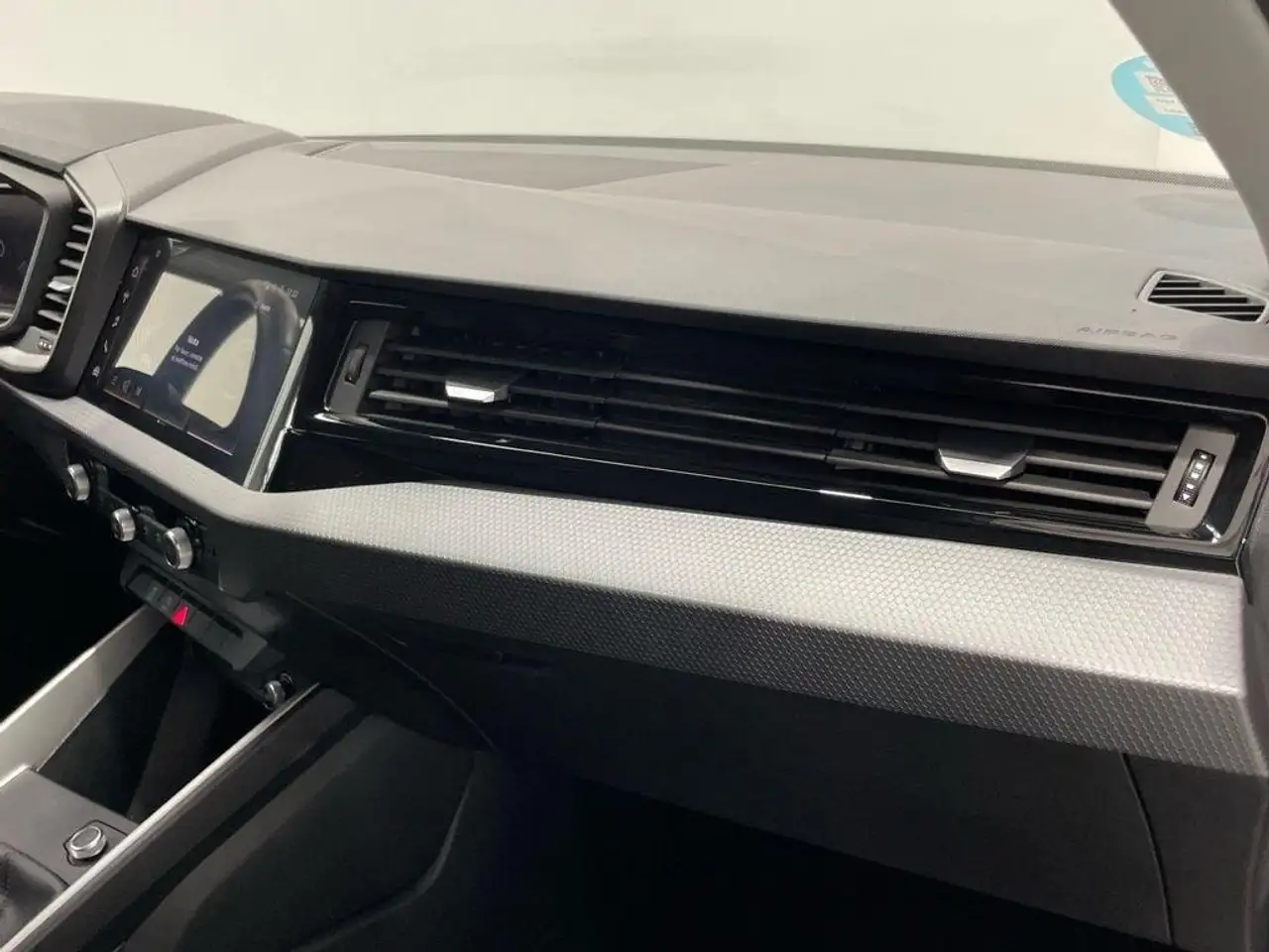 Audi A1 Sportback 30 TFSI Adrenalin Black edition 85kW — معرض صور السيارة 12