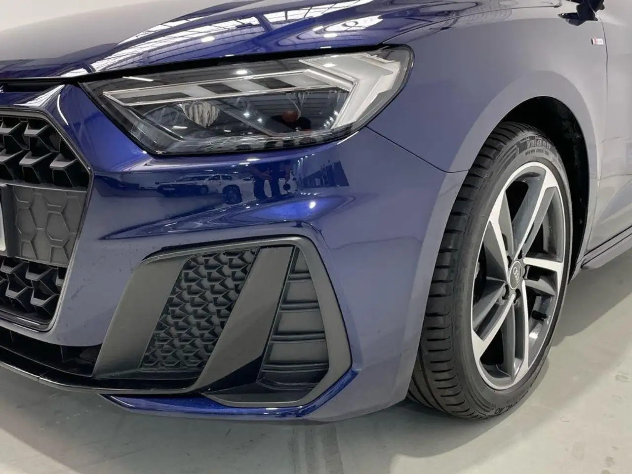 Audi A1 Sportback 30 TFSI Adrenalin Black edition 85kW — معرض صور السيارة 6