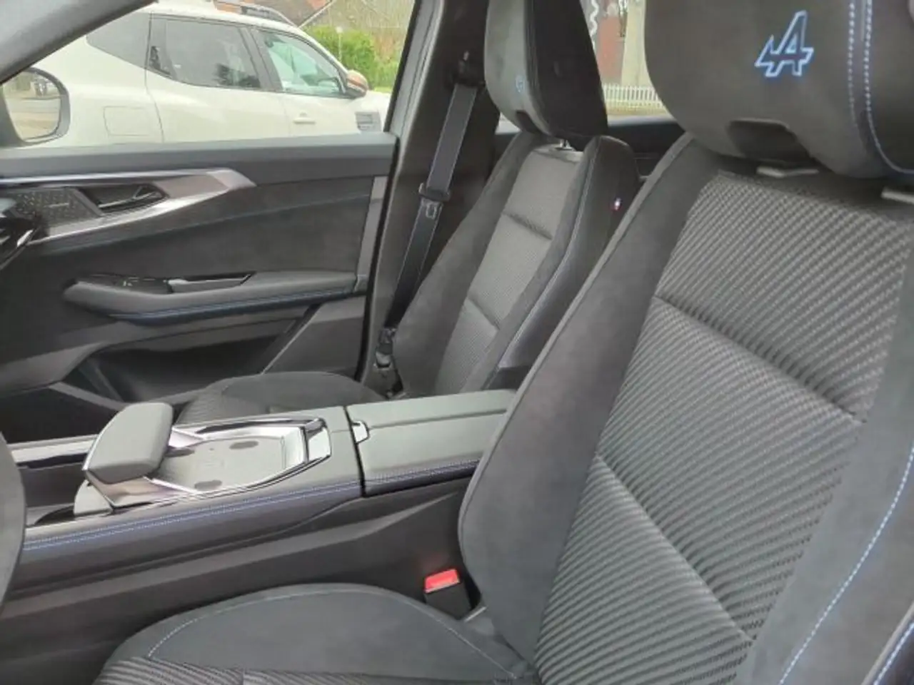Renault Espace Esprit Alpine E-Tech Full Hybrid 200 *TZ* — Galerie du véhicule 8