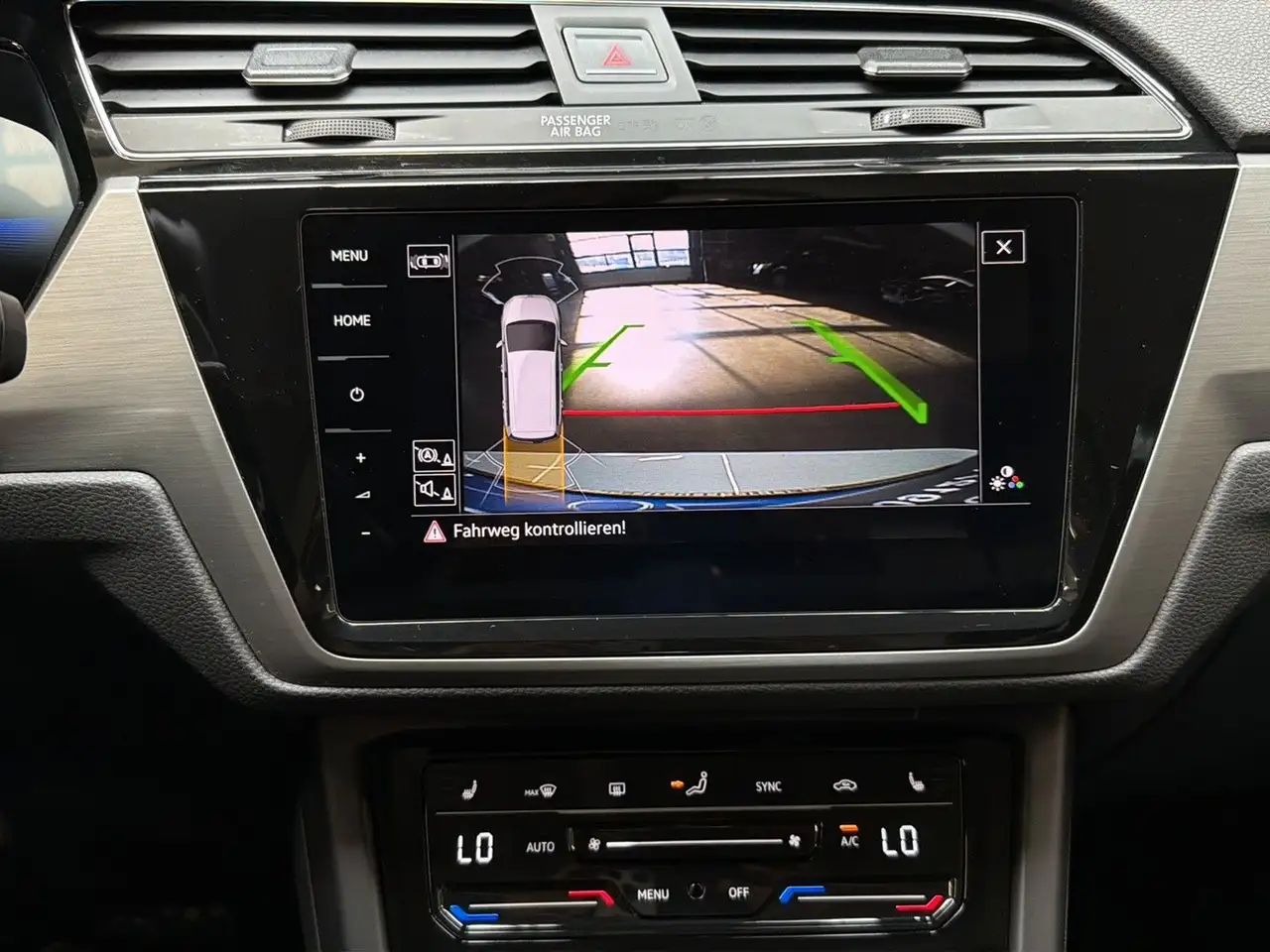 Volkswagen Touran Comfortline BMT ACC 3ZK SHZ QI — Vehicle gallery 18
