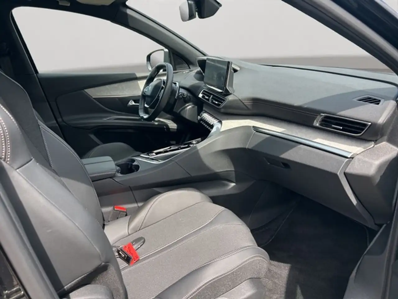 Peugeot 3008 GT PureTech 130 EAT8 Panoramadach / Elektr. Hec... — معرض صور السيارة 9