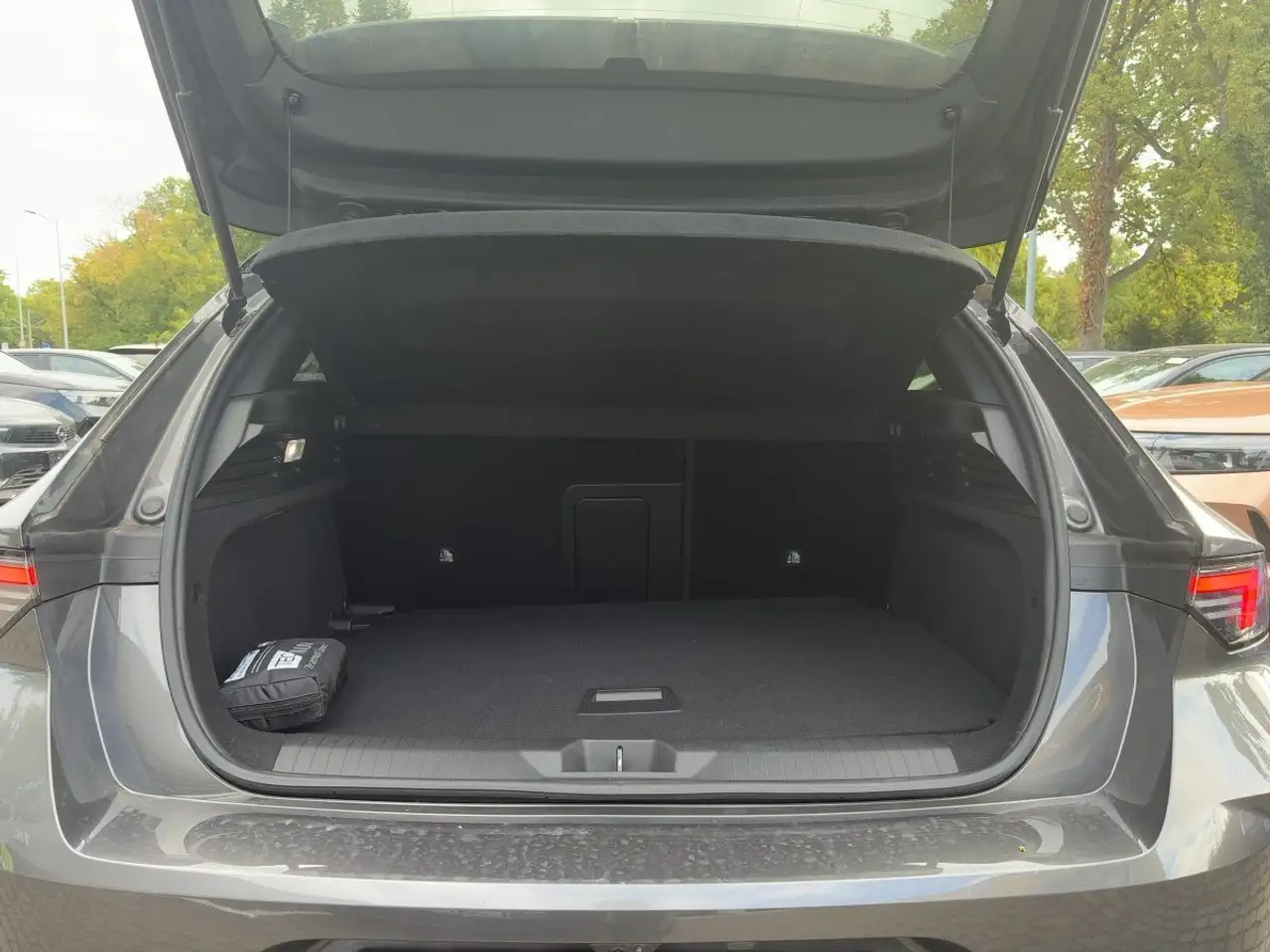 Opel Astra L 1.2 Turbo GS *HU/AU neu* — معرض صور السيارة 9