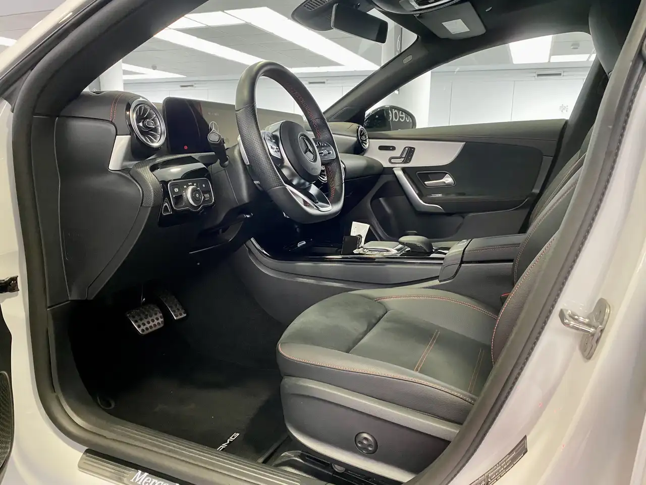 Mercedes-Benz CLA 220 Shooting Brake 220d 8G-DCT — معرض صور السيارة 5