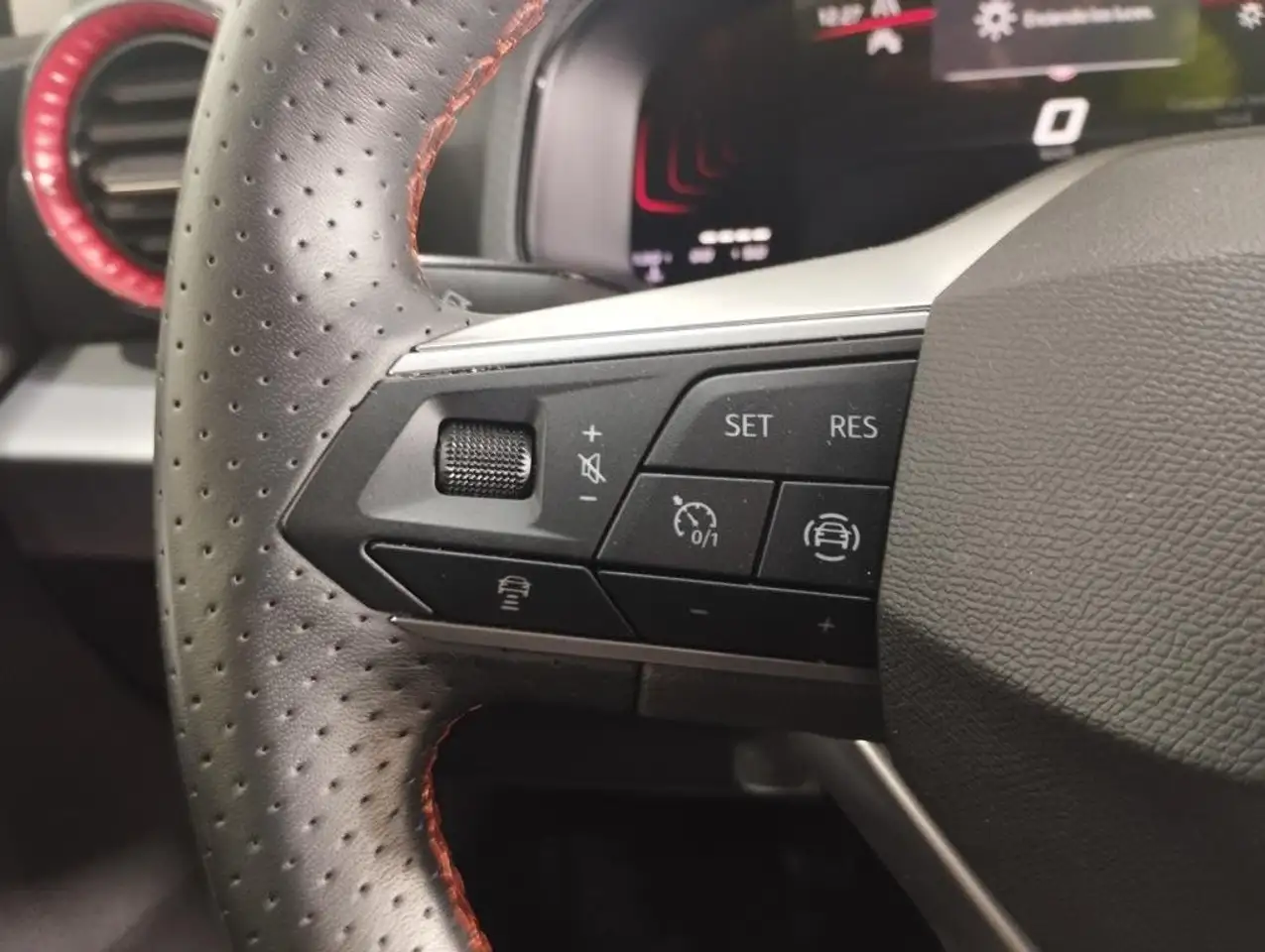 SEAT Arona 1.0 TSI S&S FR XM 115 — معرض صور السيارة 19