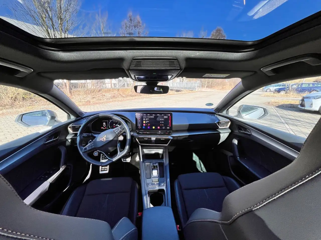 CUPRA Leon Sportstourer VZ 1.4 e-Hybrid *Matrix/Pano* — Galería del vehículo 18