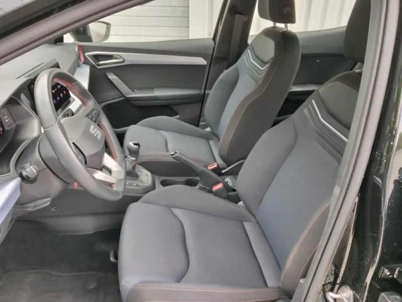 SEAT Ibiza IBIZA FR 1.0 TSI NAVI SITZHEIZUNG DAB+ FREISPR. — Galería del vehículo 17