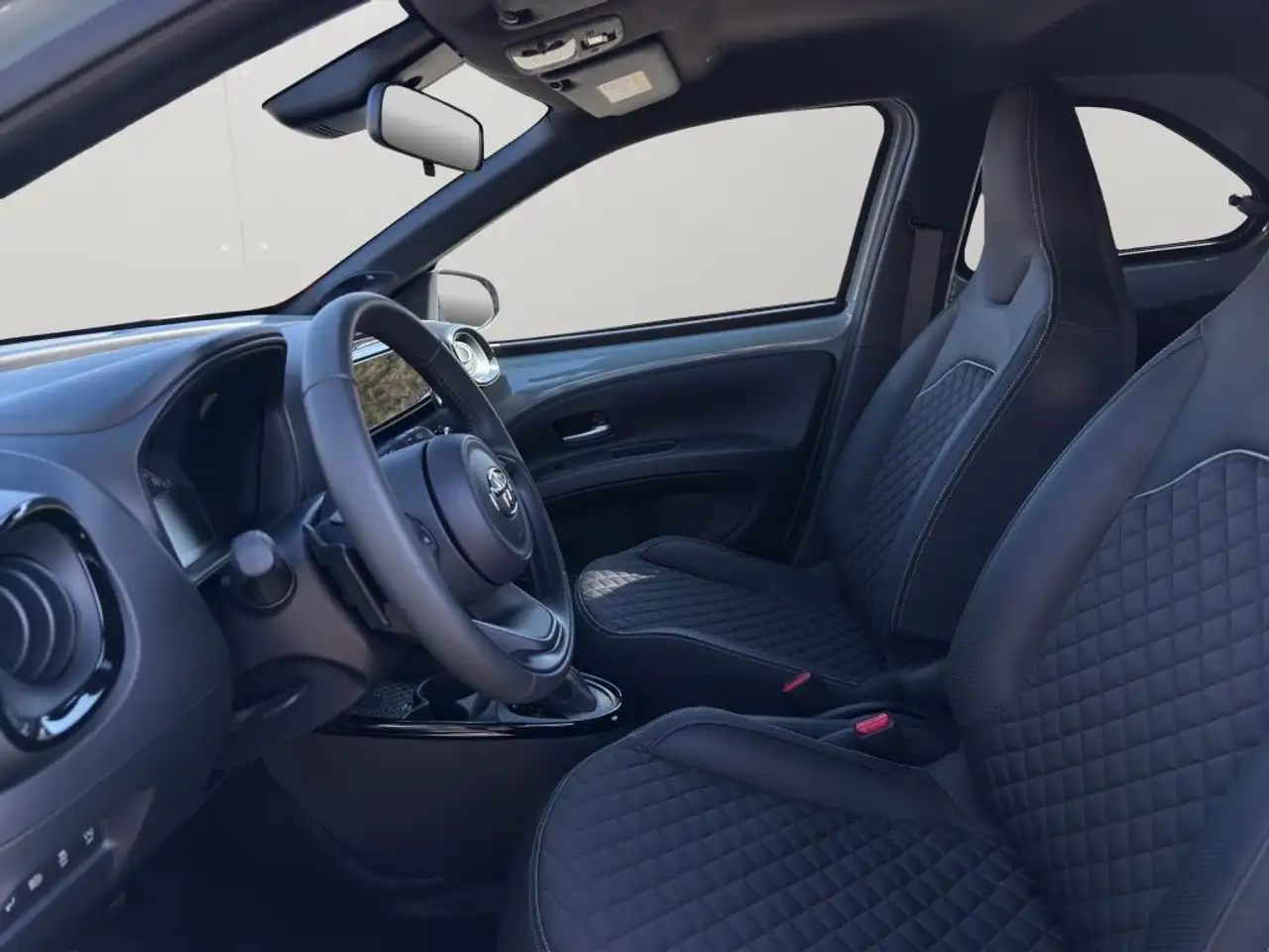Toyota Aygo X S-CVT Explore | JBL — معرض صور السيارة 10