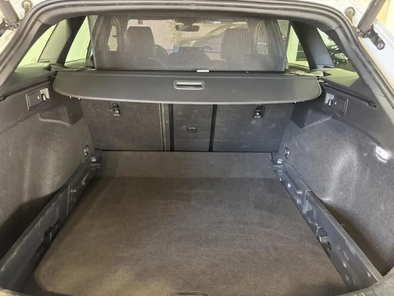 CUPRA Leon Sportstourer 1.5 TSI 110 — معرض صور السيارة 7