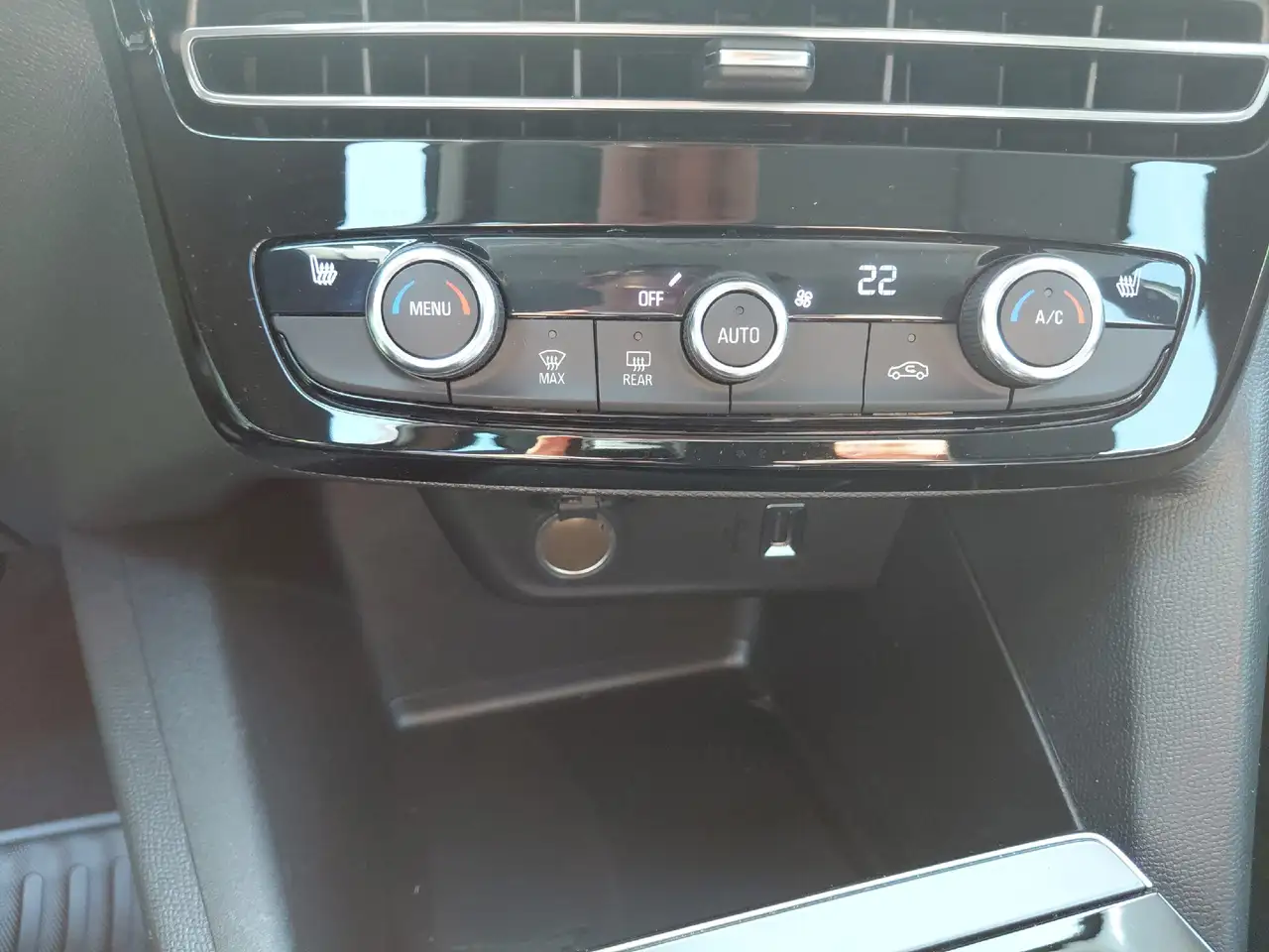 Opel Mokka 1.2 Elegance LED+SHZ+Winterp.+Kam.+BT+Temp — Vehicle gallery 11