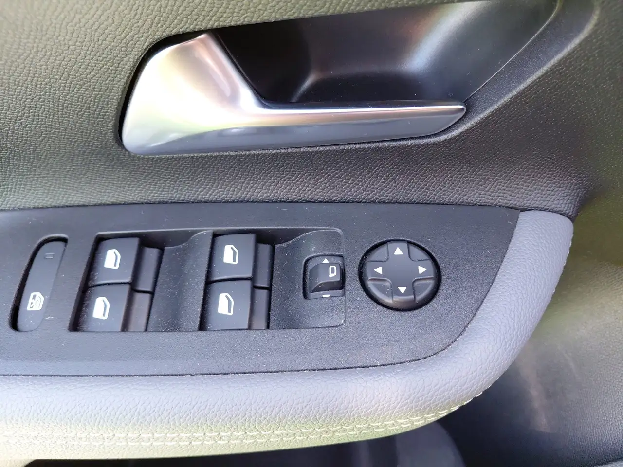 Opel Mokka 1.2 Elegance LED+SHZ+Winterp.+Kam.+BT+Temp — Vehicle gallery 13