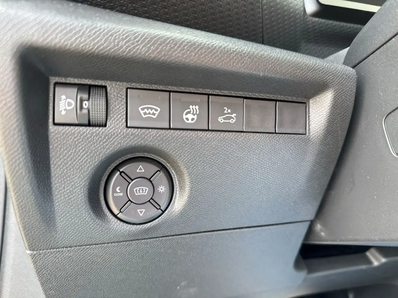Citroen C4 Max 1.2 PureTech 130 EU6d HUD Navi Digitales Cockp — Galerie du véhicule 16