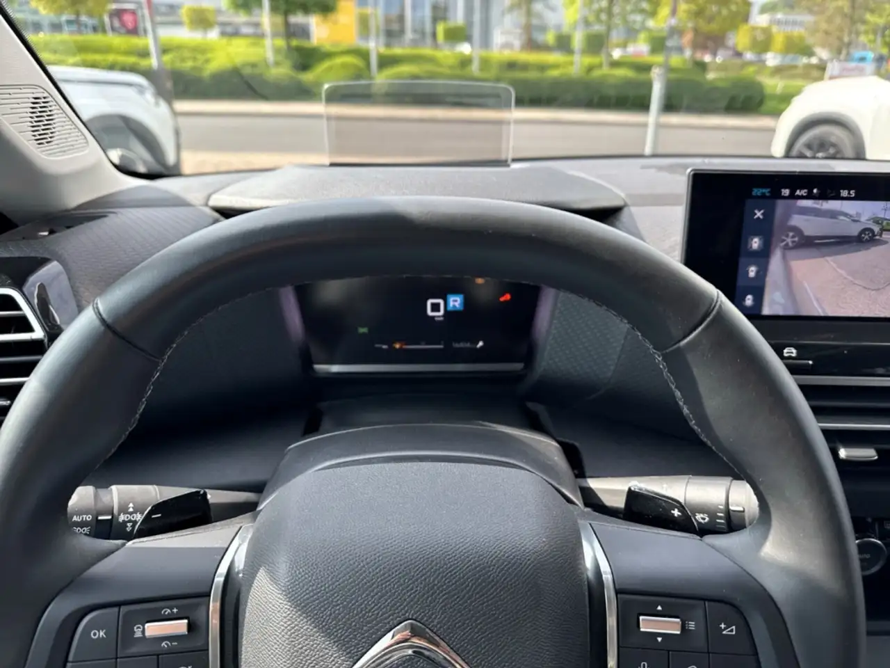 Citroen C4 Max 1.2 PureTech 130 EU6d HUD Navi Digitales Cockp — Galerie du véhicule 15