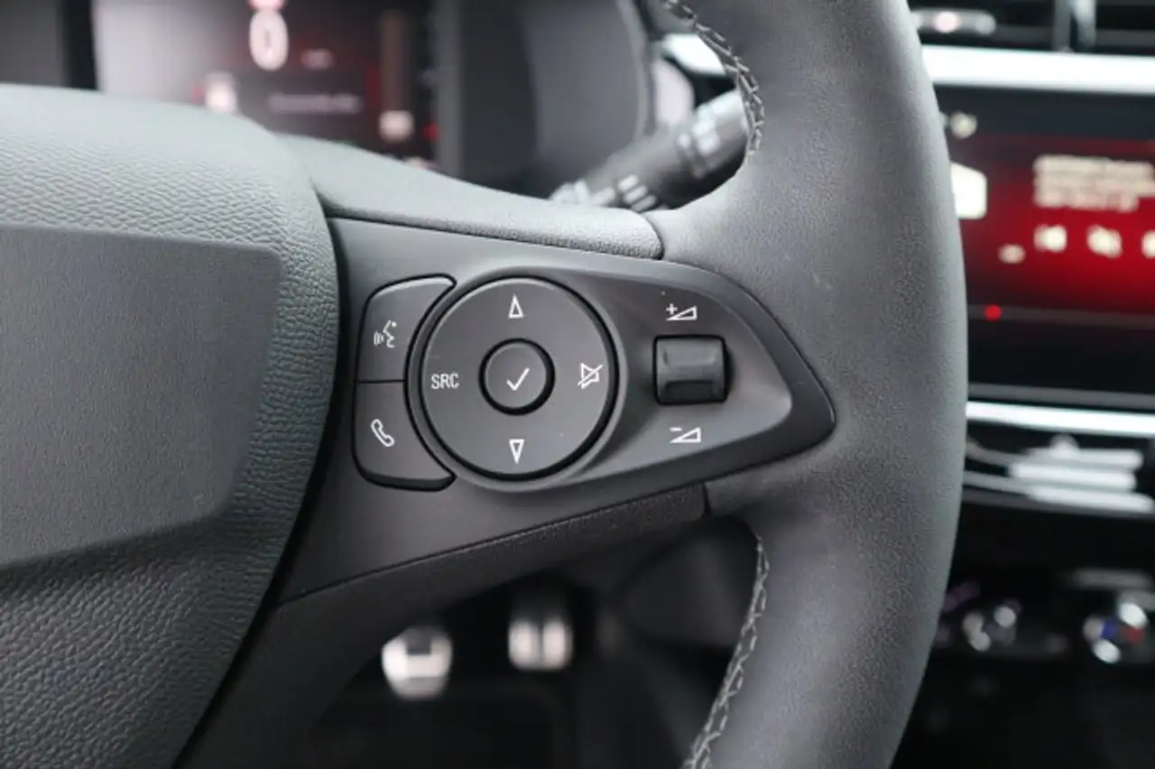 Opel Corsa Corsa GS PLUS !/ ERST 7.300km !/INOTAINMENTPAKET — Galerie du véhicule 13