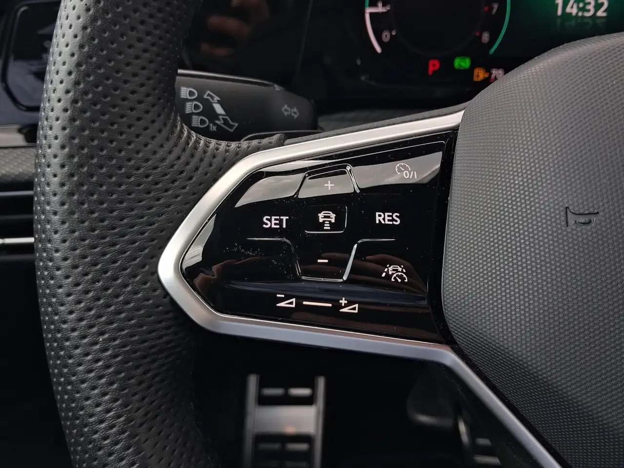 Volkswagen Golf 1,5 l eTSI DSG R-Line eTSI — Galerie du véhicule 14