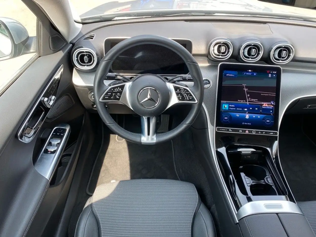 Mercedes-Benz C 180 AVA ADV PLUS,AHK,DISTR,WINTERP,MEMORY,KAME — Galería del vehículo 13