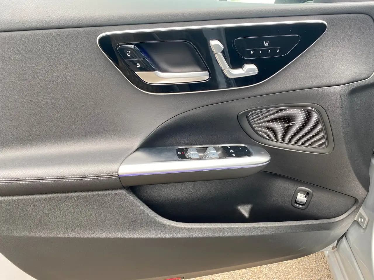 Mercedes-Benz C 180 AVA ADV PLUS,AHK,DISTR,WINTERP,MEMORY,KAME — Galería del vehículo 18