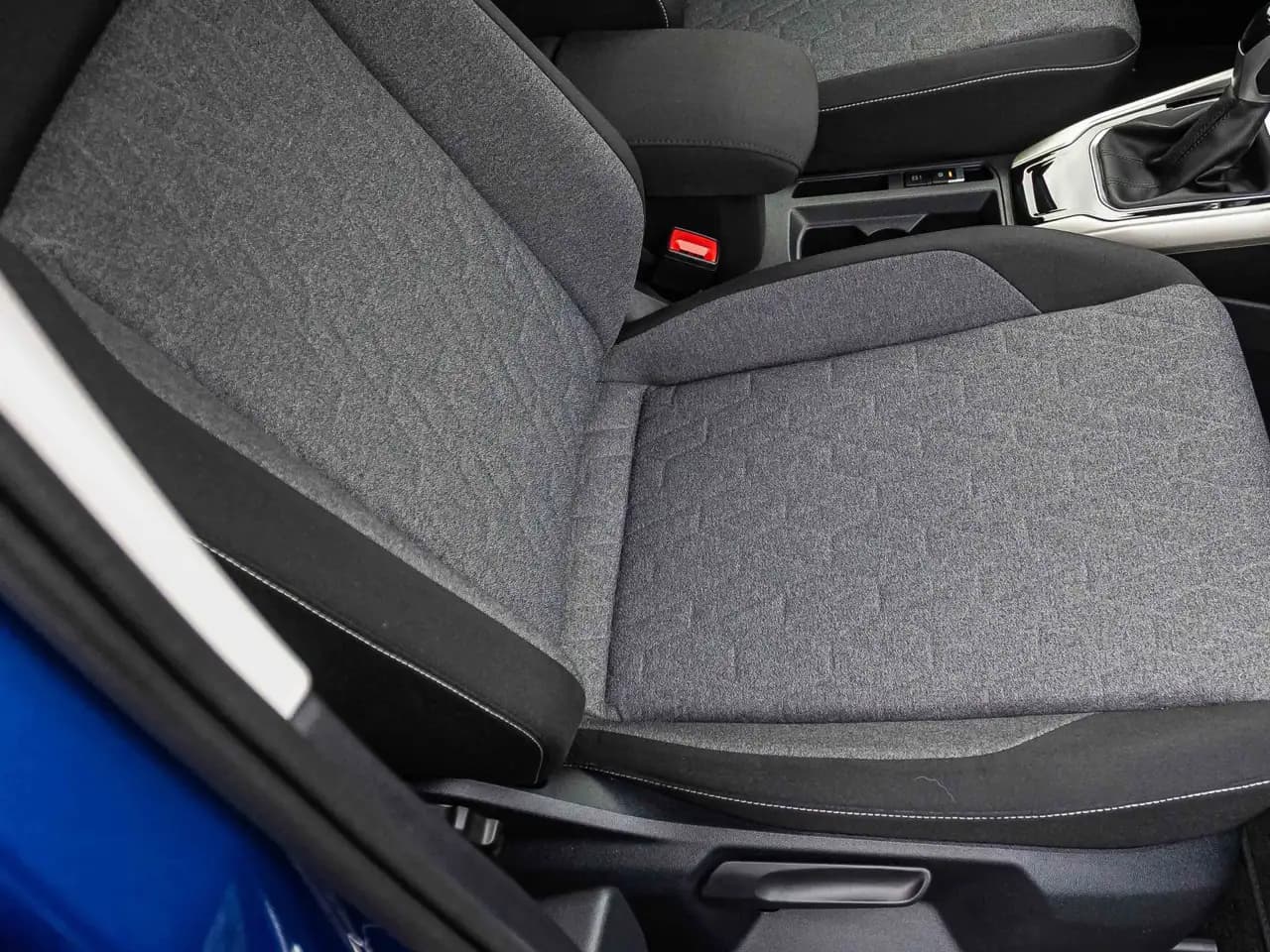 Volkswagen T-Roc 1.5 TSI MOVE DSG Navi LED CarPlay EPH DAB — معرض صور السيارة 19