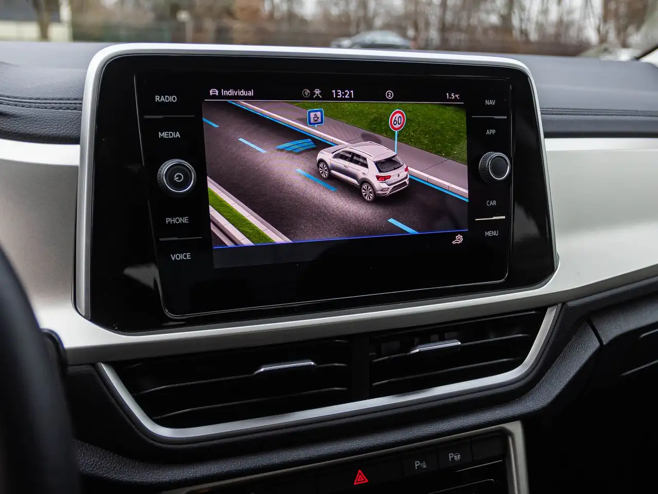 Volkswagen T-Roc 1.5 TSI MOVE DSG Navi LED CarPlay EPH DAB — معرض صور السيارة 14