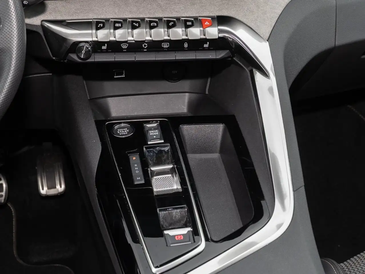 Peugeot 3008 PureTech 130 GT +RFK360+SHZ+PANO+elHKKL+ — Galería del vehículo 9